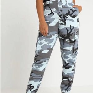 NWT SIZE 20 Missguided Blue Camo Joggers